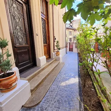Imola In Old Villa Bucharest